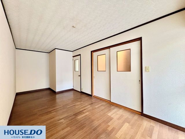 3-Story House for Sale Near Wakae-Iwata Station, Higashiosaka - Thumbnail 3