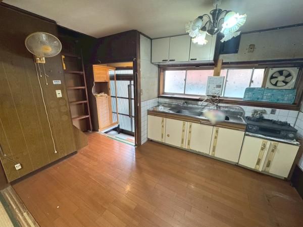 3DK Wooden House for Sale in Habikino, Osaka - 2980000 Yen - Thumbnail 3
