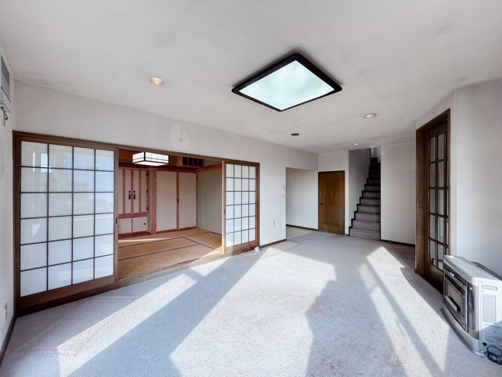 Renovated 4LDK House with Garden & 3 Car Parks in Asahikawa - Thumbnail 4