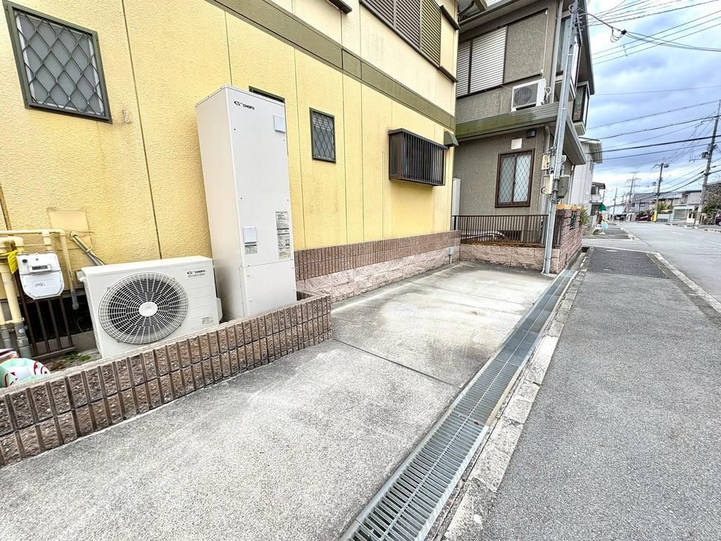 3DK House for Sale in Hirakata, Osaka - 92.21m² - Thumbnail 3