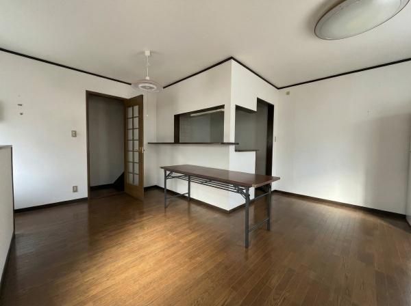 3LDK House for Sale in Moriguchi - 102.7sqm Near Dainichi Station - Thumbnail 2