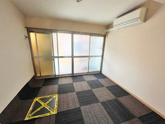 1934-Built 5K Terrace House for Sale in Amagasaki, Hyogo - Thumbnail 3