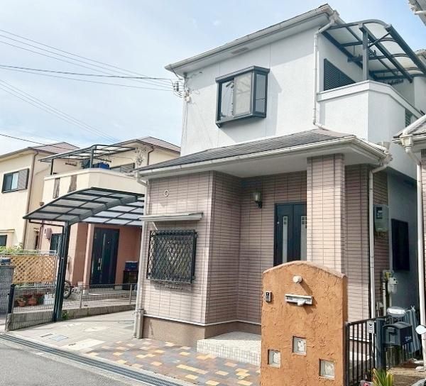 4LDK House for Sale in Kaizuka, Osaka - Spacious & Sunny - Thumbnail 3