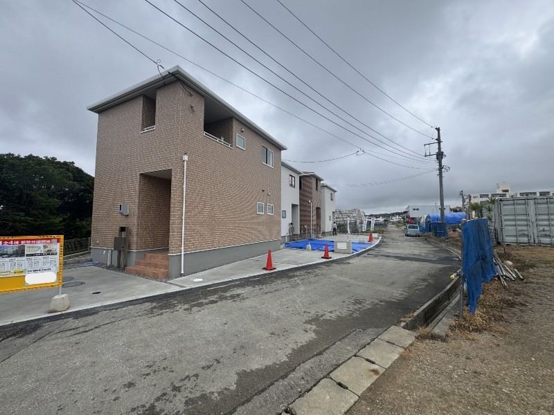 Modern 3LDK Detached House for Sale in Yaese, Okinawa - Thumbnail 2