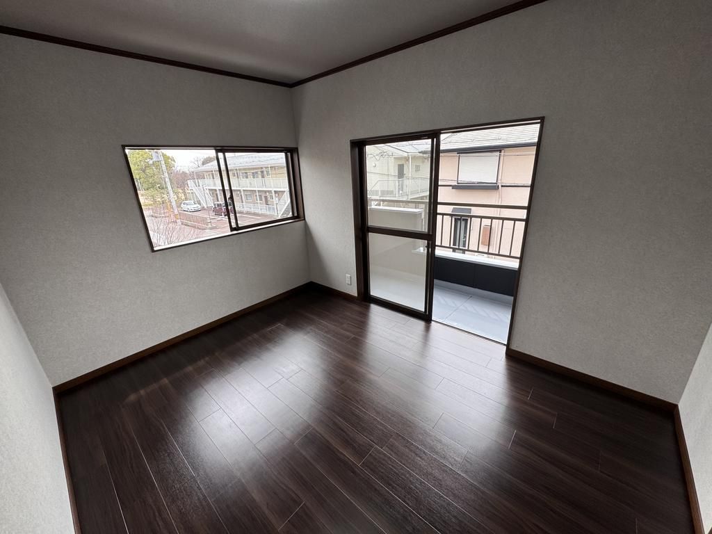Renovated 4DK House for Sale in Kobe Nishi Ward - Thumbnail 3