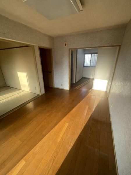 3LDK Detached House for Sale in Takakuradai, Kobe - Thumbnail 2