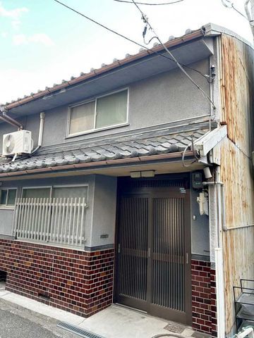 1927 Kominka-Style Terrace House for Sale in Sakai, Osaka - Thumbnail 2