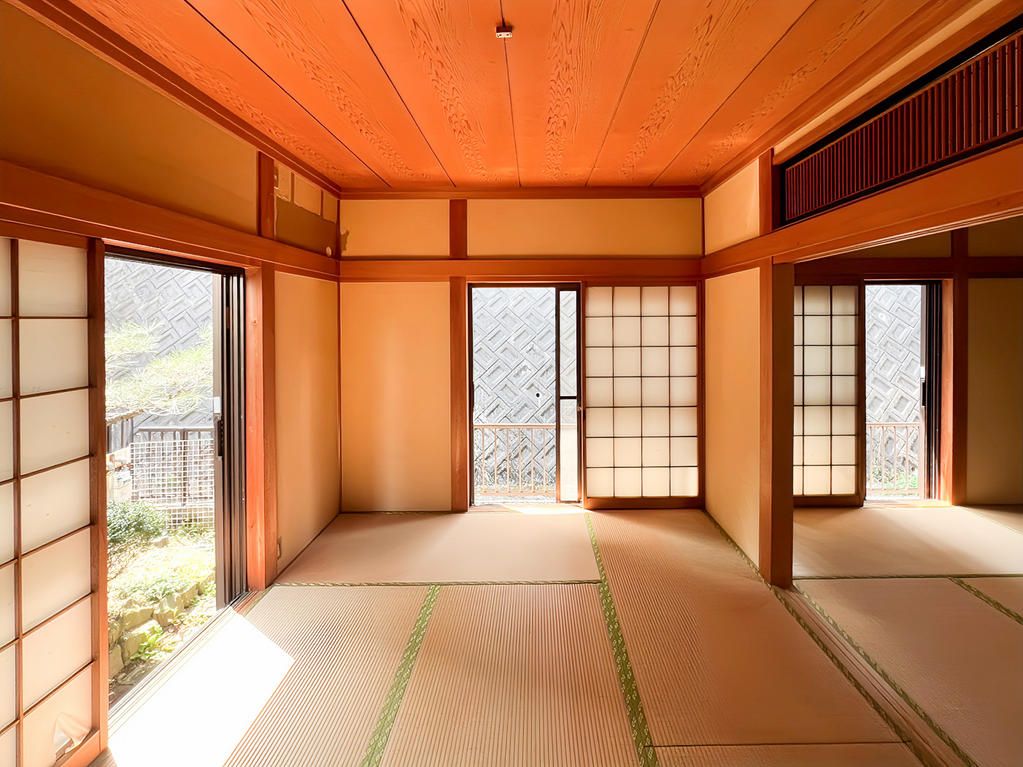 5LDK Detached House for Sale in Hannan City, Osaka - Thumbnail 3