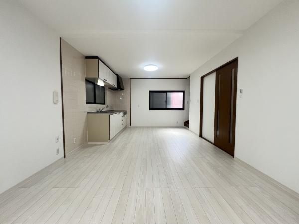 Renovated 3LDK House in Kadoma City, Osaka - Thumbnail 4
