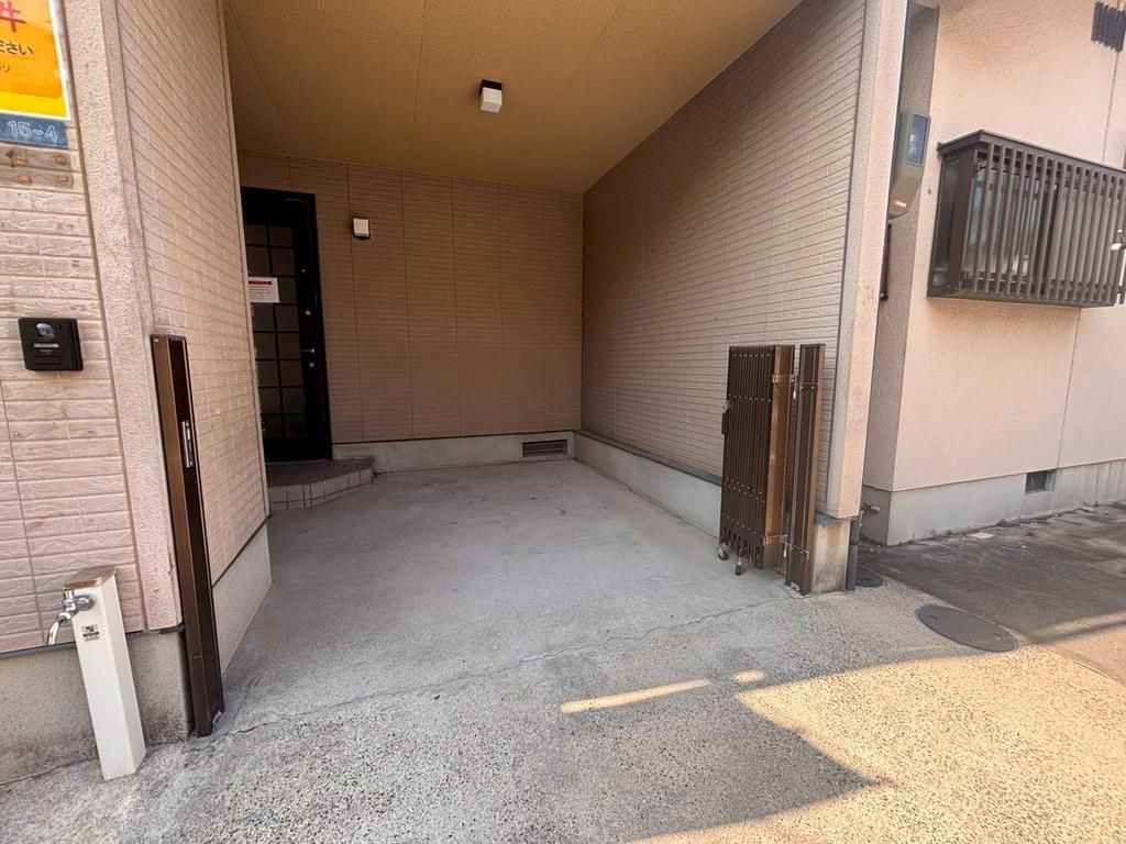 Renovated 3LDK House near Moriguchi-shi Station, Osaka - Thumbnail 2