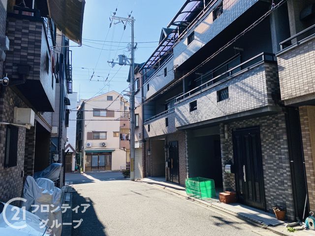 4LDK Family Home with Built-In Garage in Moriguchi, Osaka - Thumbnail 3