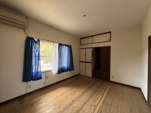 Used 5DK House for Sale in Usuki, Oita - 118 sqm on 1074 sqm Land - Thumbnail 4