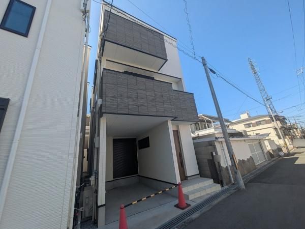 Modern 4LDK House Near Idakano Station, Osaka - Thumbnail 2