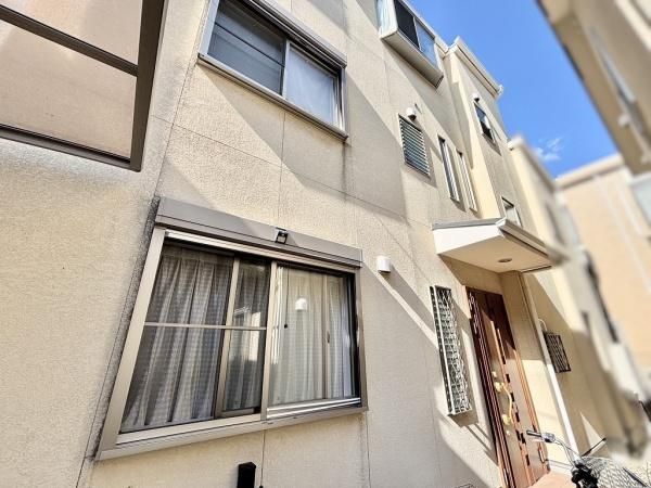 4LDK House for Sale in Kobe Nada Ward, Near Rokkomichi Station - Image 1
