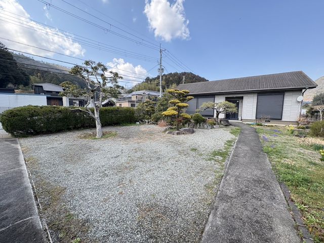 3LDK Detached House in Himeji with South-Facing Garden - Thumbnail 2