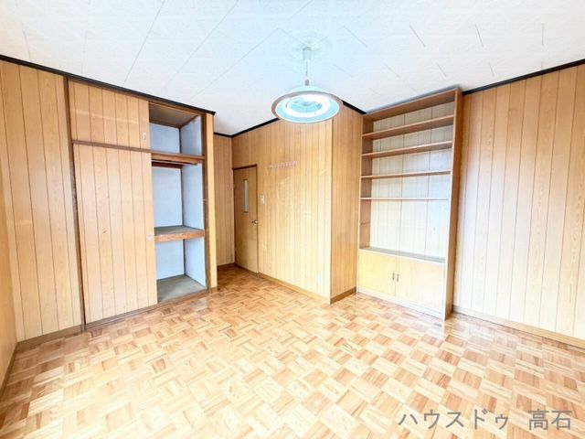 5DK Detached House for Sale in Takarazuka, Osaka - Near Kita-Shinoda Station - Thumbnail 4