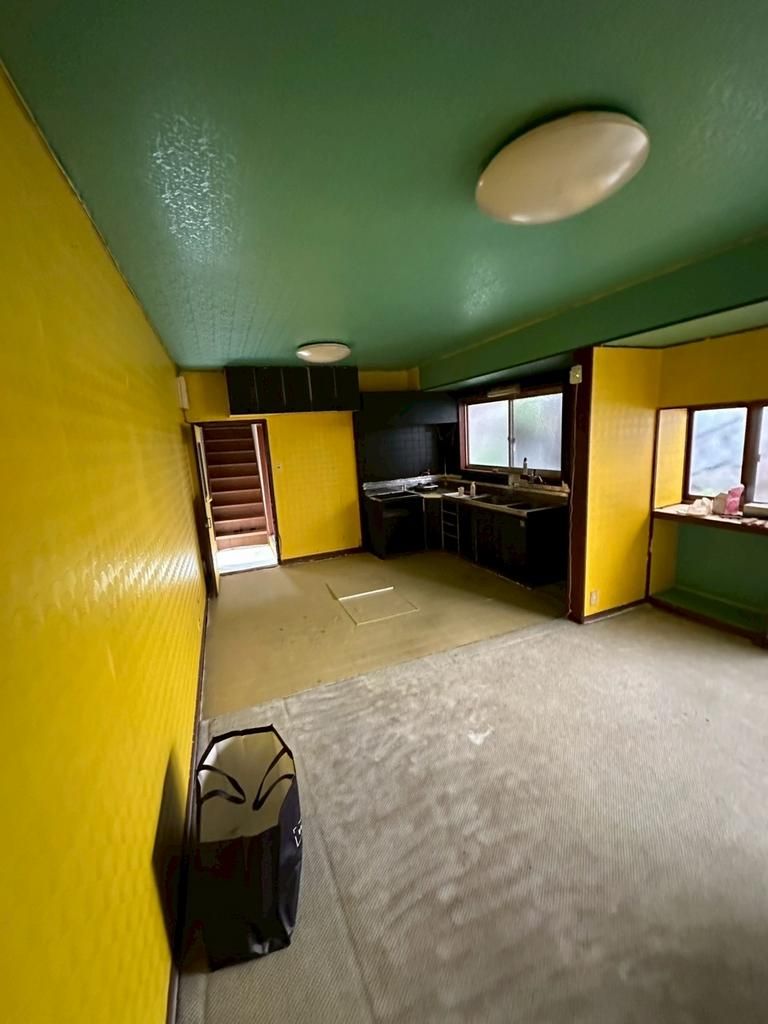 5SLDK Vintage House for Sale in Kobe's Nagata Ward - Image 1