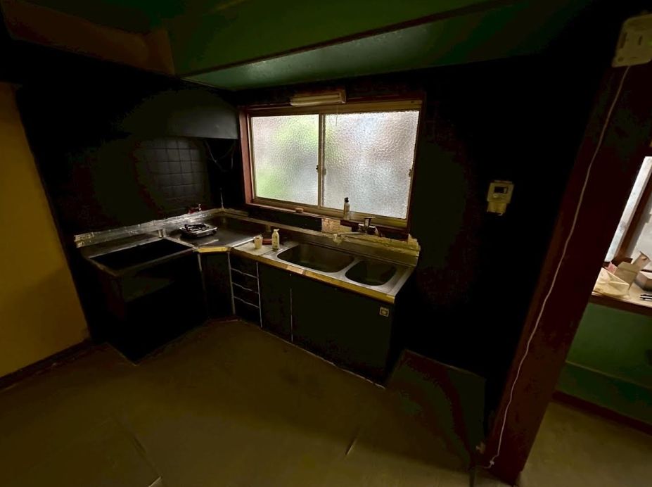5SLDK Vintage House for Sale in Kobe's Nagata Ward - Thumbnail 2