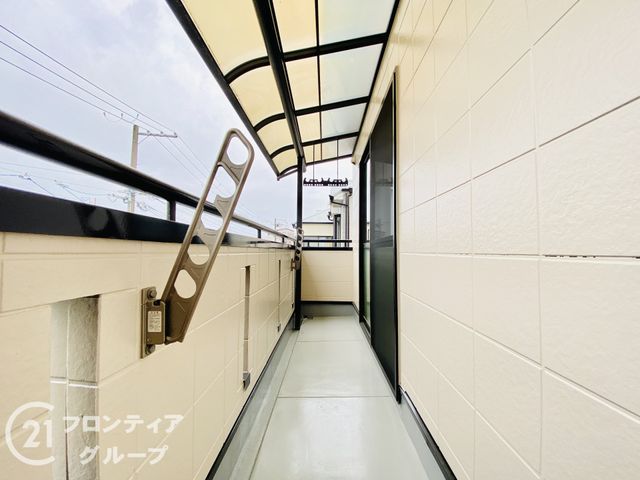 Renovated 4SLDK Steel House near Shimo-Shinjo Station, Osaka - Thumbnail 2