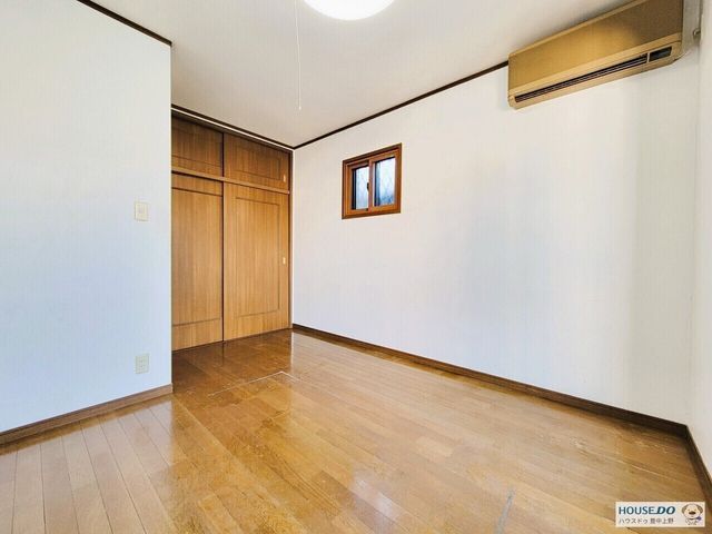 7LDK Spacious Family House for Sale in Toyonaka, Osaka - Thumbnail 4