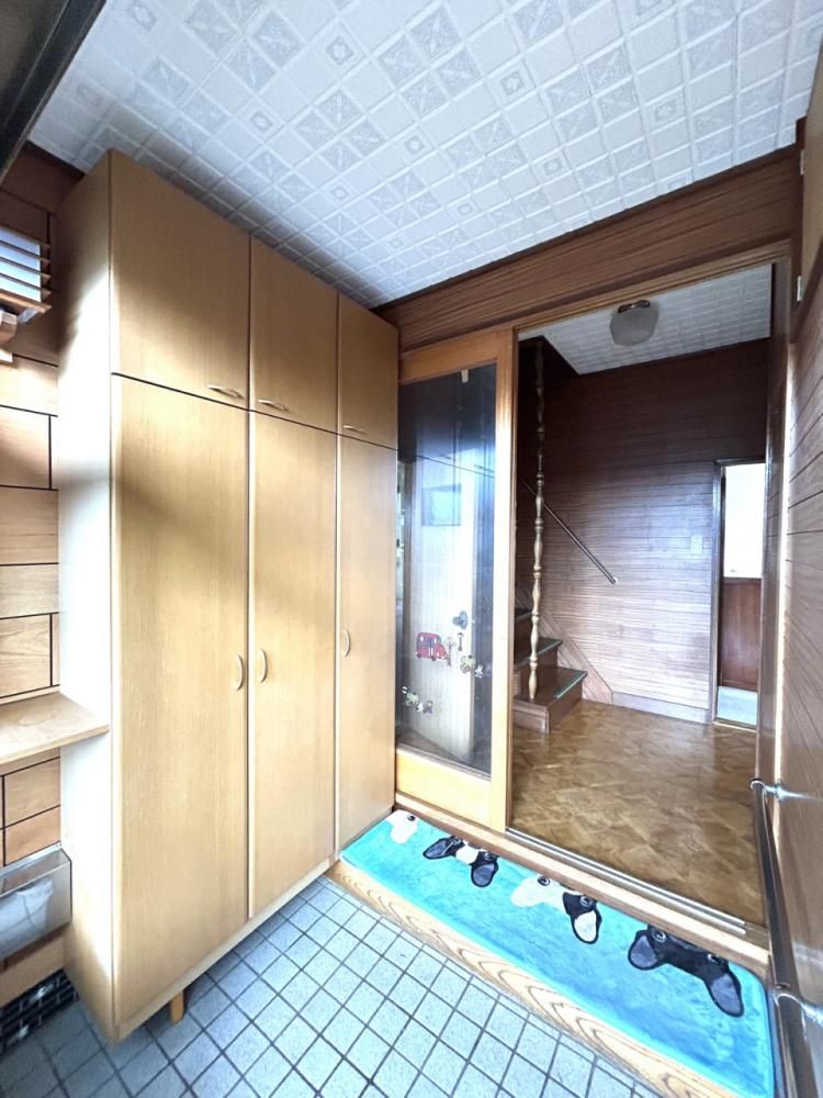 Renovated 4LDK House with Garage in Muroran, Hokkaido - Thumbnail 2