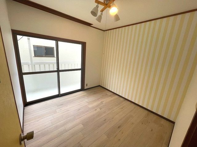 4DK Detached House for Sale in Hirakata, Osaka - 75.33 sqm - Thumbnail 3