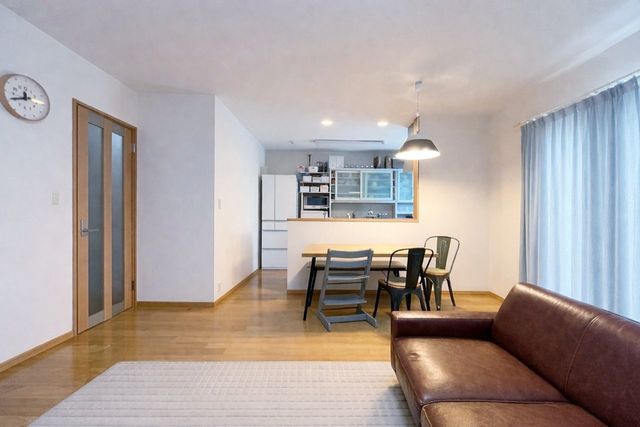 4LDK Solar Panel Home in Kaizuka Osaka | 2010 Build - Thumbnail 2