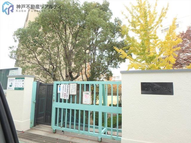 Modern 3LDK House in Kobe's Shioya District | 9-Min Walk to Station - Thumbnail 4