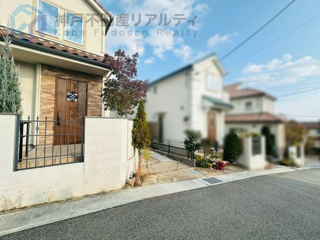 Modern 3LDK House in Kobe's Shioya District | 9-Min Walk to Station - Thumbnail 2