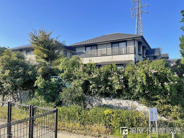 5LDK House for Sale in Hirakata, Osaka - 132.94 sqm - Image 1