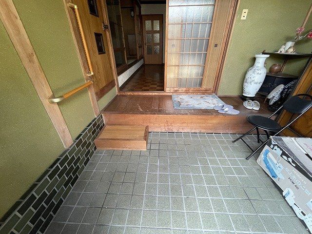 Spacious 8DK House with Large Garden in Himeji, Hyogo - Thumbnail 2