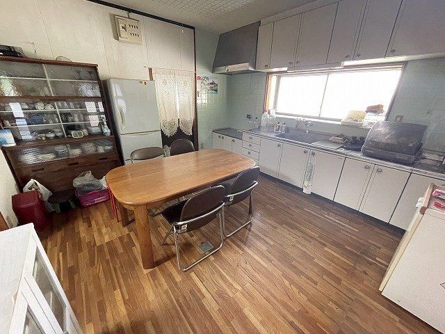 Spacious 8DK House with Large Garden in Himeji, Hyogo - Thumbnail 4