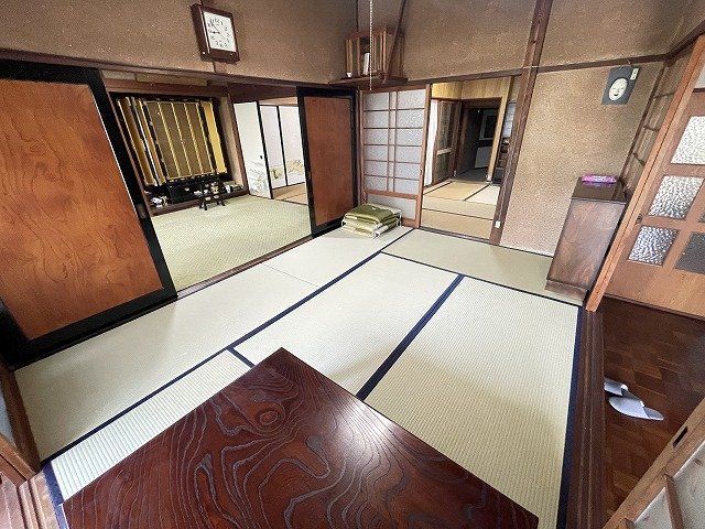 Spacious 8DK House with Large Garden in Himeji, Hyogo - Thumbnail 3