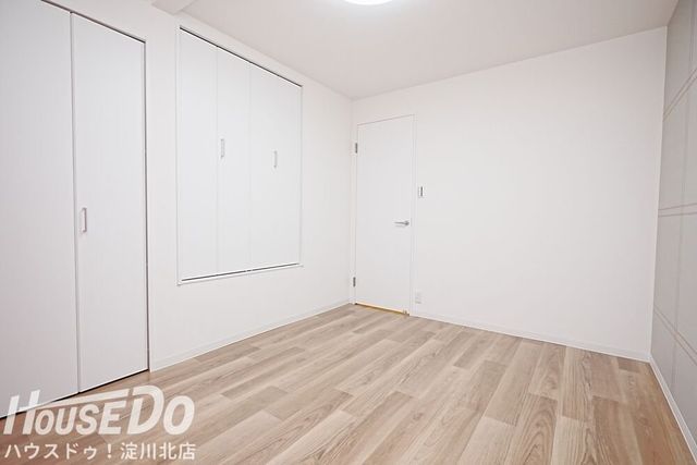 Renovated 3LDK Terrace House Near Kanzakigawa Station, Toyonaka - Thumbnail 2