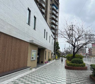 4LDK Detached House in Matsubara City, Osaka - Thumbnail 2
