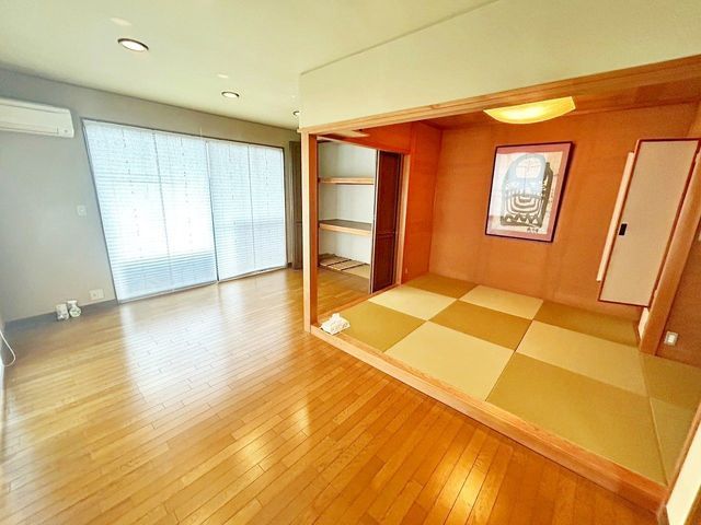 Ocean View House on Large Plot in Shimonoseki, Yamaguchi - Thumbnail 4