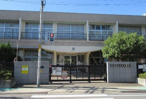 4LDK Corner Lot House for Sale in Matsubara, Osaka - Thumbnail 4