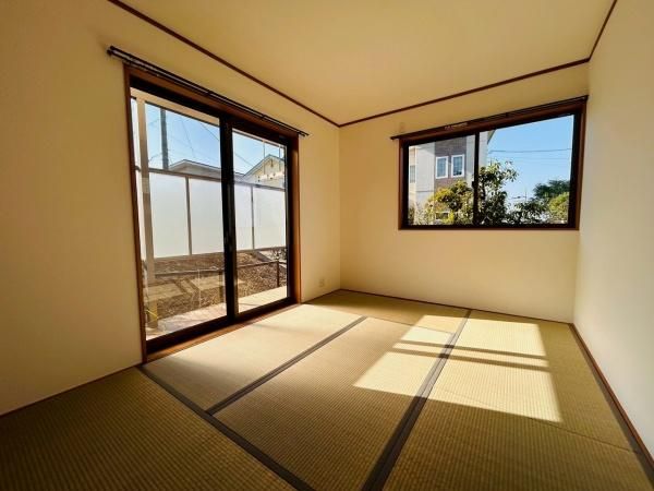 5LDK Family Home Near Mikkamaguchi Station, Kaizuka, Osaka - Thumbnail 4
