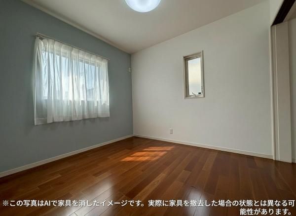 Modern 3LDK House with Solar Panels in Neyagawa, Osaka - Thumbnail 4