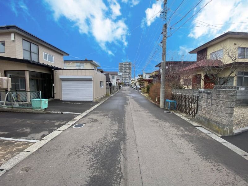 2007-Built 3LDK House with Parking in Hakodate, Hokkaido - Thumbnail 2