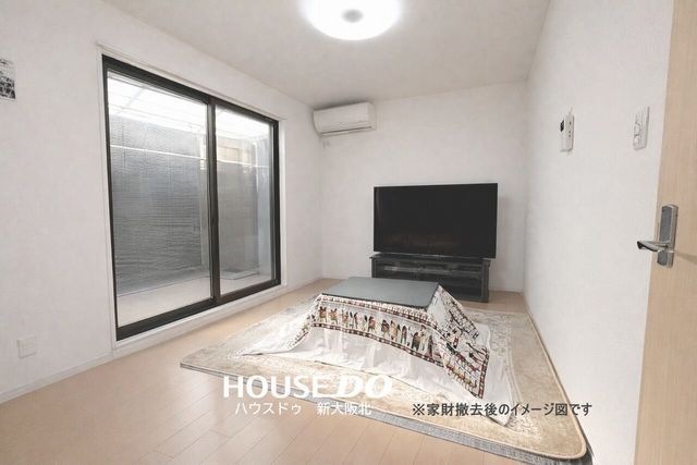 3LDK Detached House for Sale Near Juso Station, Osaka - Thumbnail 2