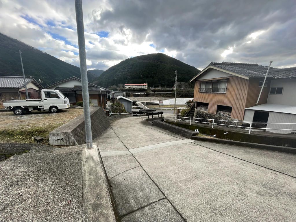3LDK Wooden House for Sale in Hidakagawa-cho, Wakayama - Thumbnail 3