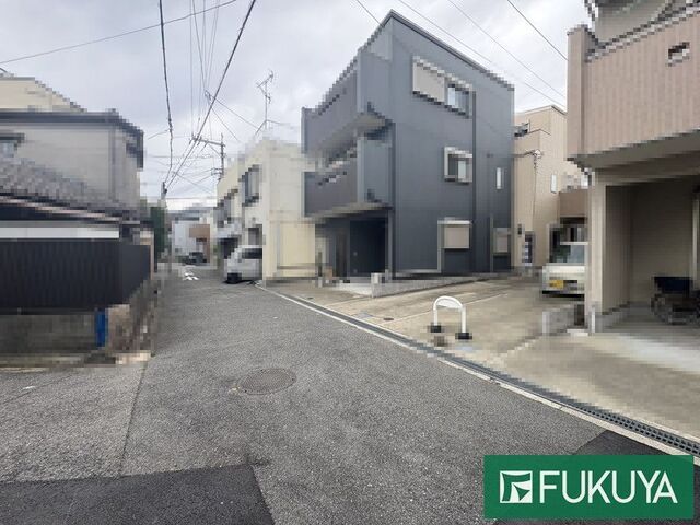 4LDK House for Sale in Toyonaka Near Mikkuni Station - Thumbnail 2