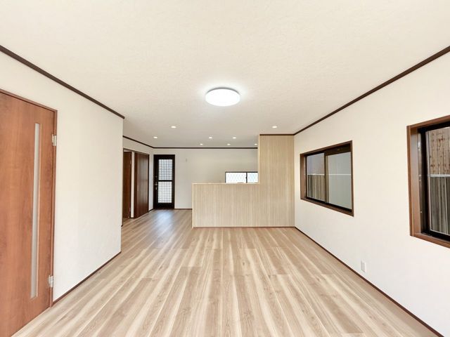 Renovated 5SLDK House Near Higashi-Matsusaka Station - Thumbnail 4