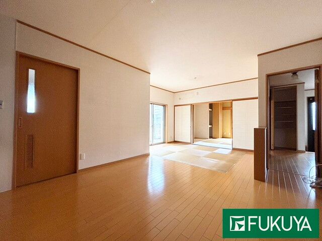 2LDK One-Story House in Higashisumiyoshi-ku, Osaka - 72 sqm - Thumbnail 2