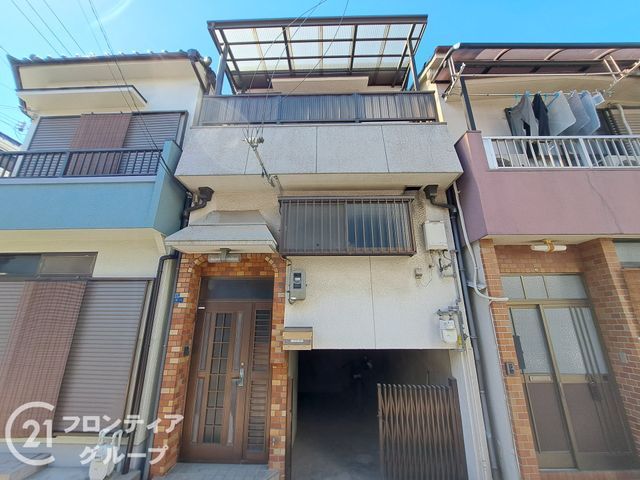 4LDK Detached House for Sale in Nishiyodogawa-ku, Osaka - Thumbnail 2