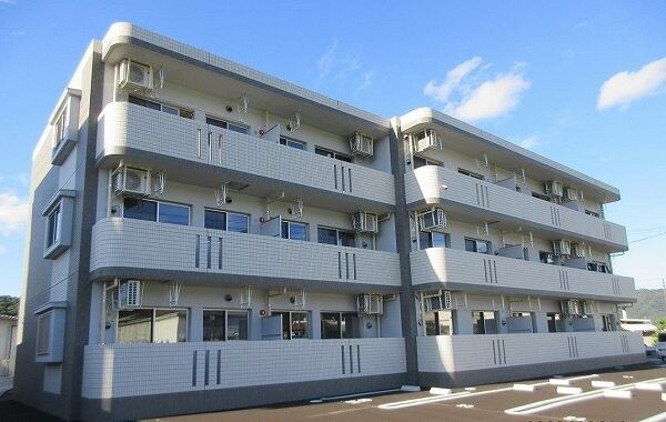 2LDK Apartment for Rent in Yakage Town, Okayama - Thumbnail 3