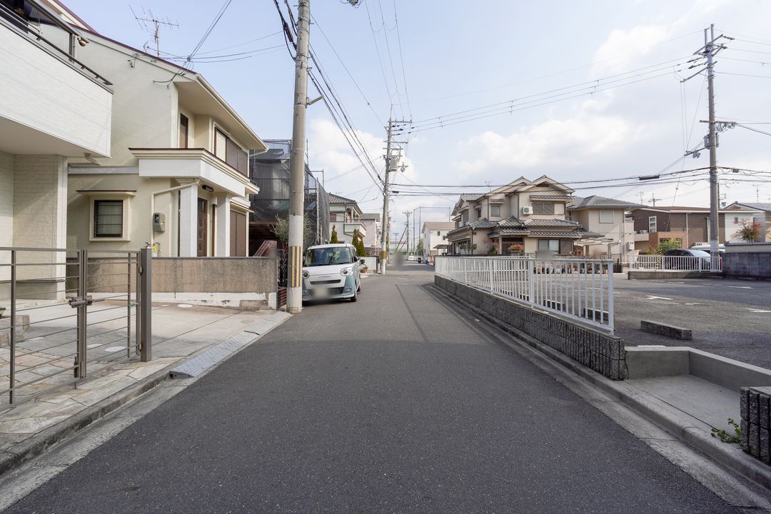 4LDK Detached House for Sale in Takatsuki, Osaka - Thumbnail 3