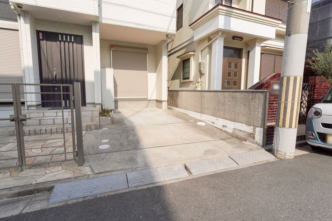 4LDK Detached House for Sale in Takatsuki, Osaka - Thumbnail 2