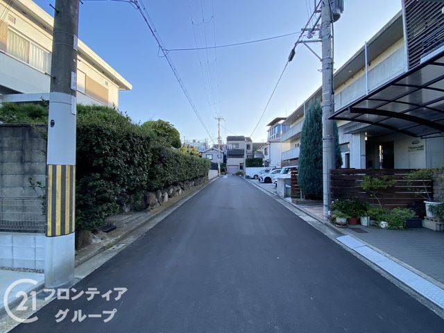 Modern 3LDK Detached House for Sale Near Sakaiminami Station, Osaka - Thumbnail 2
